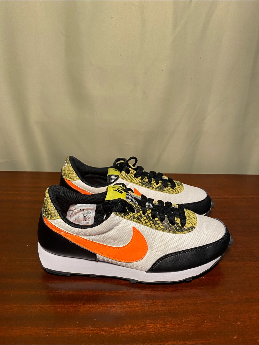 Nike Daybreak QS Black Total Orange Python SnakeSkin Print CQ7620-001  WMNS 6